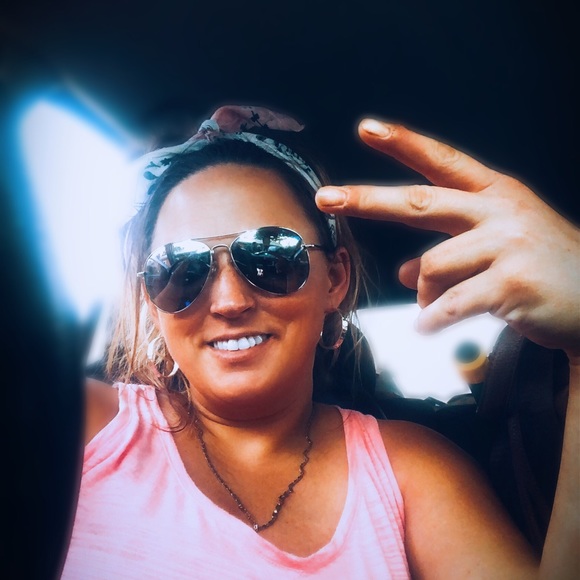 Meet your Posher, Shannon jessica - Picture 1 of 1